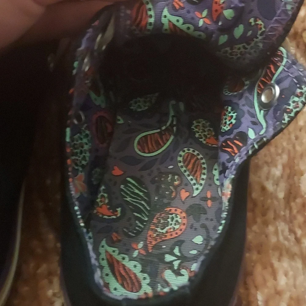 Black Low Top Converse - Picture 7 of 12